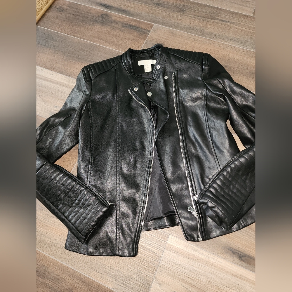 Womens H & M Faux Leather Jacket In Size 6